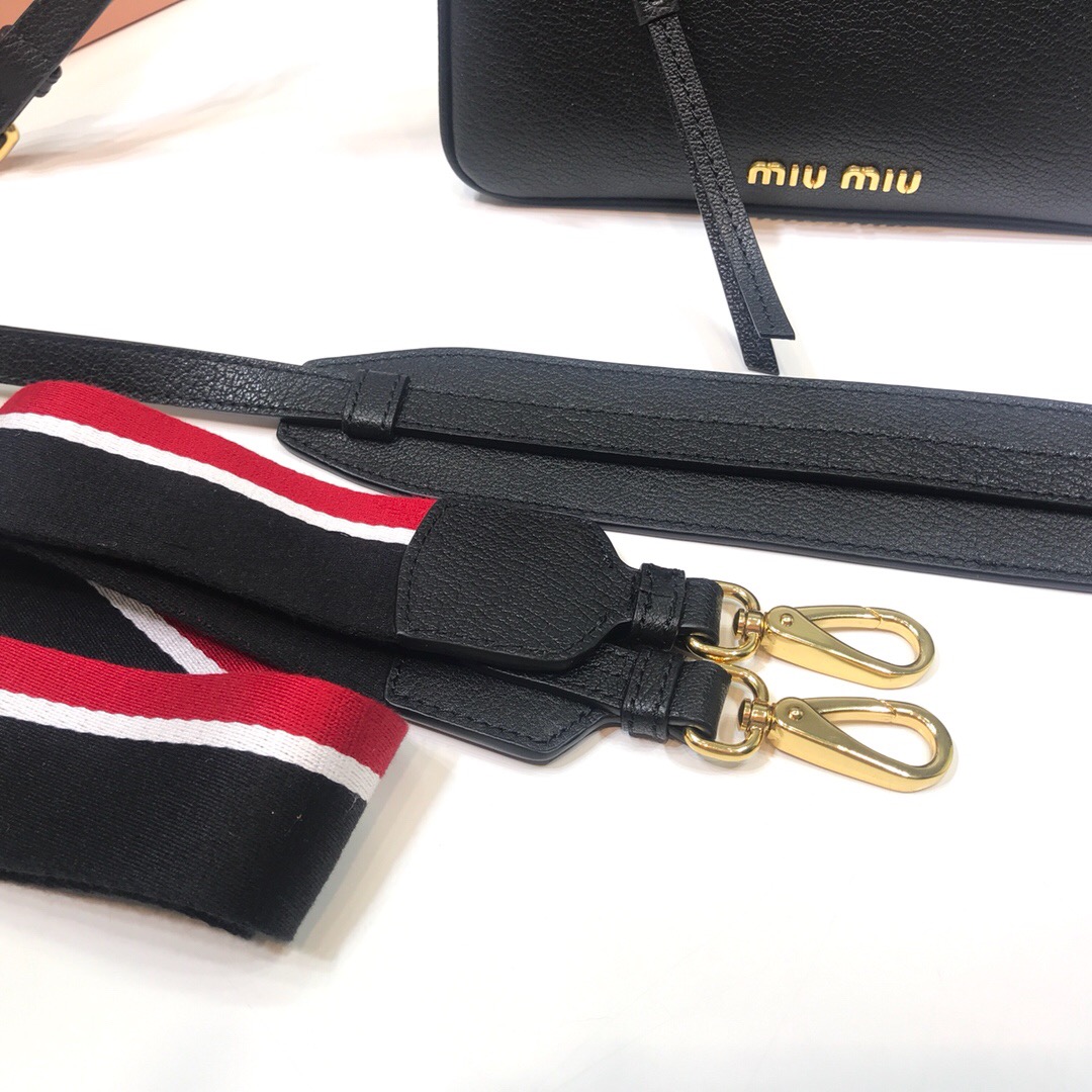 【MIUMIU】高仿繆繆專櫃新款小包5BD113，強勢登場高仿a貨