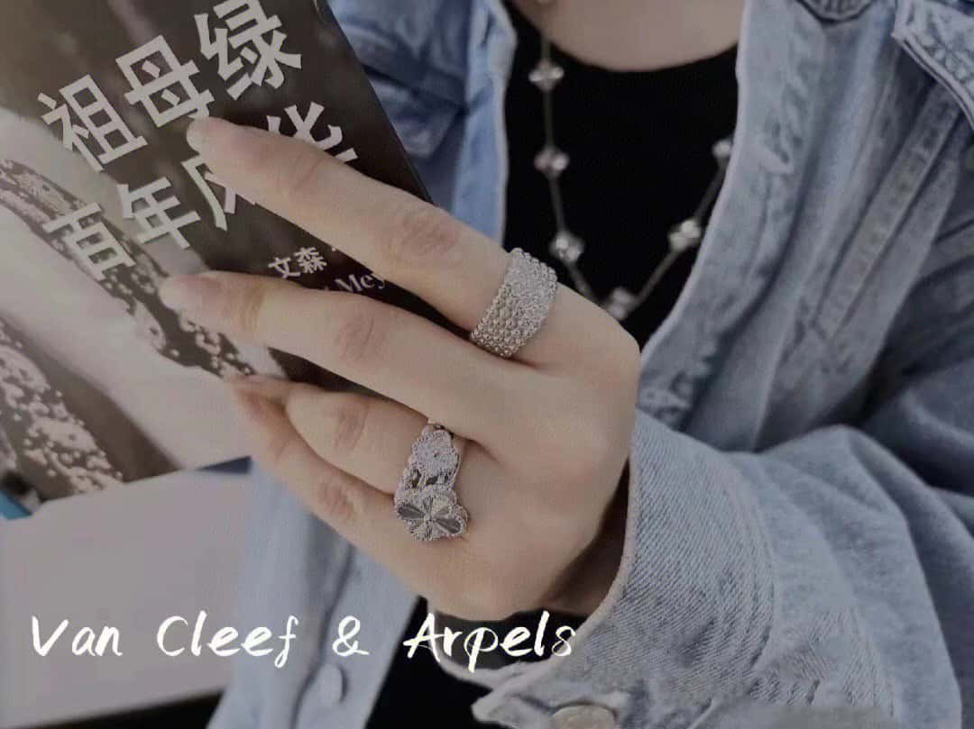 an Cleef &Arpels 梵克雅寶Vintage Alhambra ring四葉草白金鐳雕戒指高仿a貨